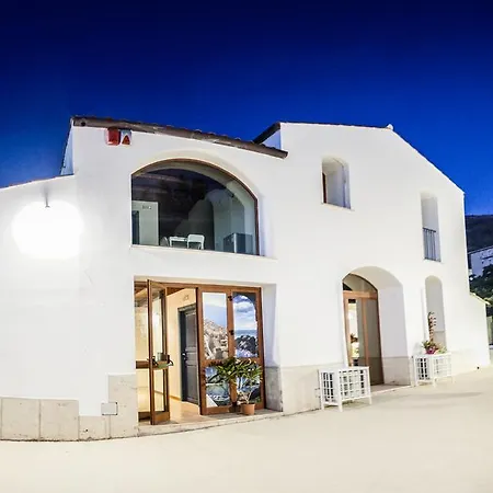 Bed & Breakfast Borgo Marino *